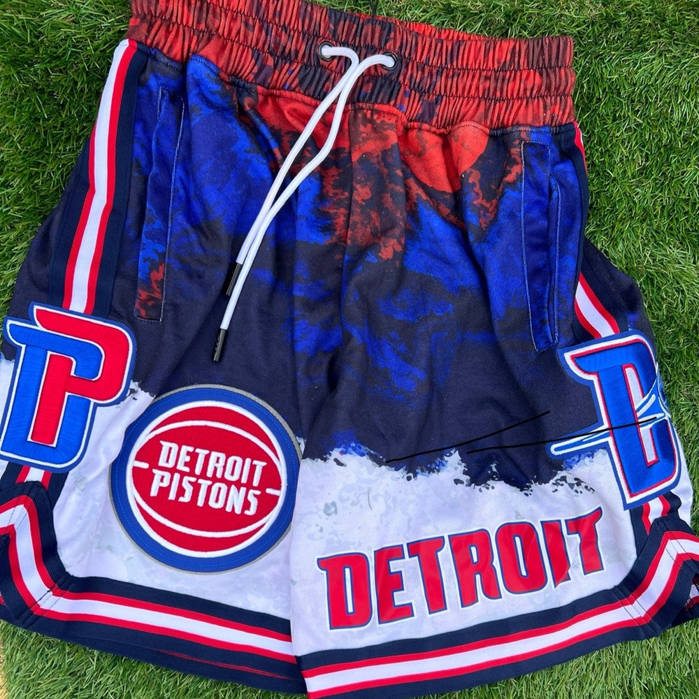Men’s Small Pro Standard Detroit Pistons Americana Dip Dye NBA Luxury Short $98
